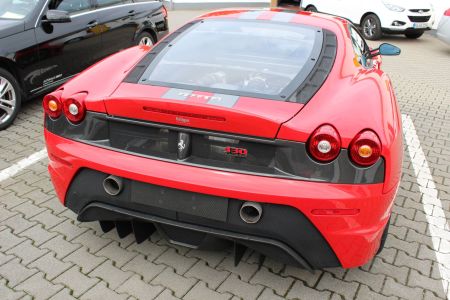 Ferrari 003_compressed.jpg